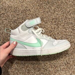 Nike High-Top Sneakers in White and Mint